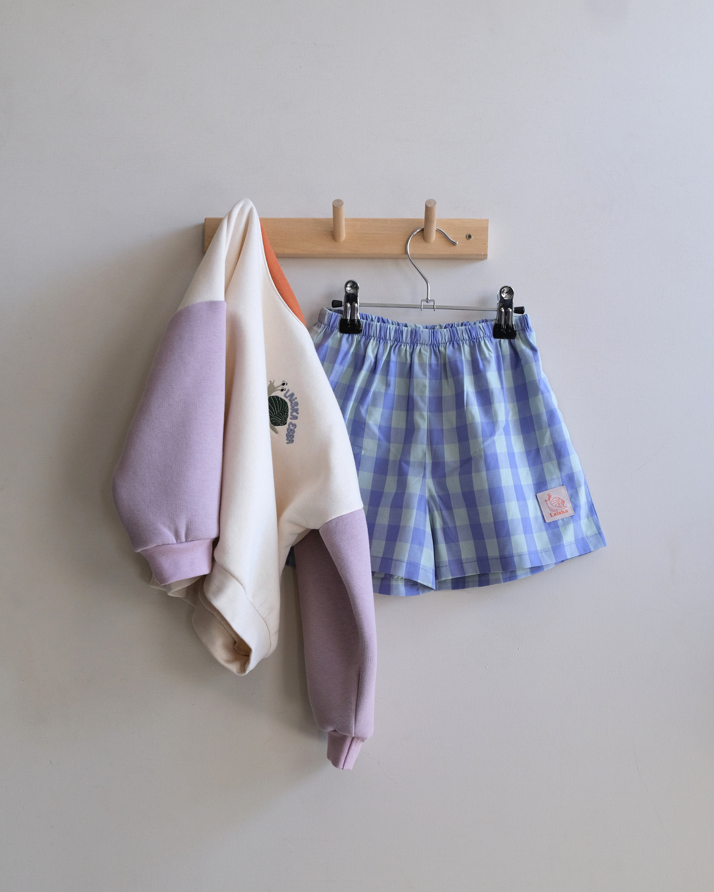 GESTREIFTE SHORTS