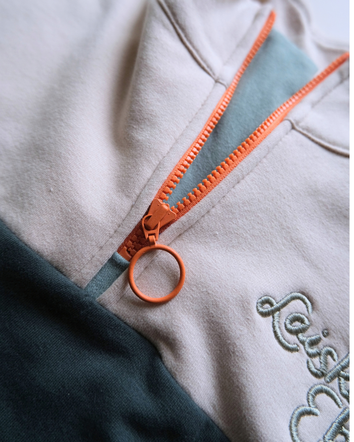 WEICHES SWEATSHIRT